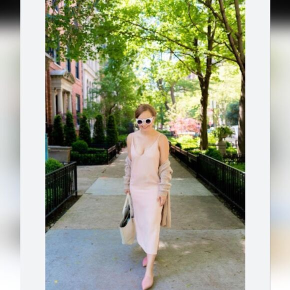 Everlane  - Picture 9 of 14